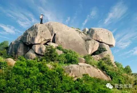 游仙洞,侧身岩到棋盘石,这些奇岩怪石,大自然造化,立峰顶观看福州盆地