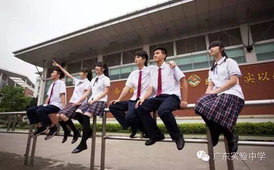 广东中小学生校服着装有规范啦裤脚不得高于踝骨裙子不得高于膝盖10cm