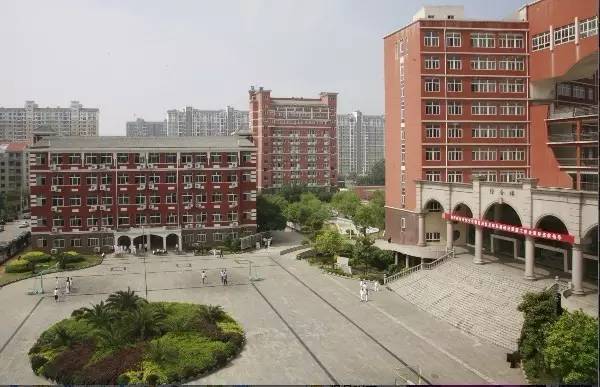 在南昌,买学区房还是读贵族学校?算了笔账,真是吓一跳