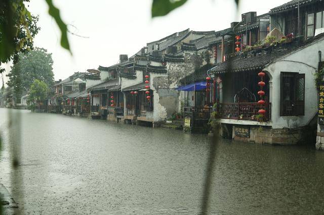 西塘,江南水乡,遇见一场诗意的雨.春江欲入户,雨势来不已.