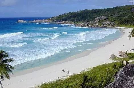 格兰蒂安西海滩 格兰蒂安西海滩位于塞舌尔拉迪格岛(塞舌尔共和国).
