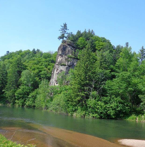 铁力桃山悬羊峰 景区简介