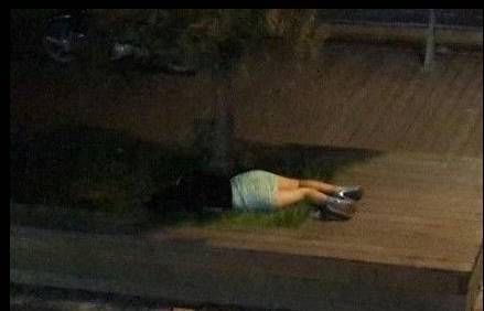 少女醉酒后惨被捡尸轮jian,裸身睡街还被路人拍照发上网!