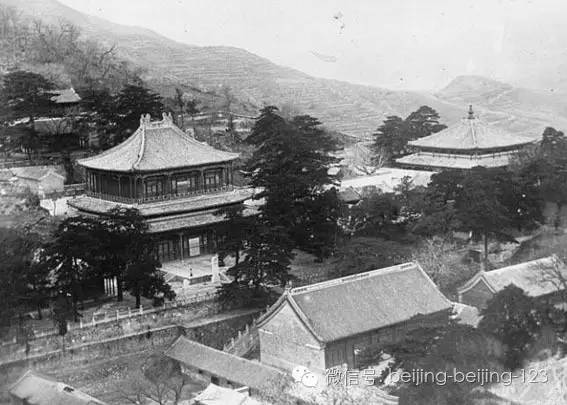 在中国三大戒坛中名列首位 其余两座为泉州开元寺,杭州昭庆寺 1949年