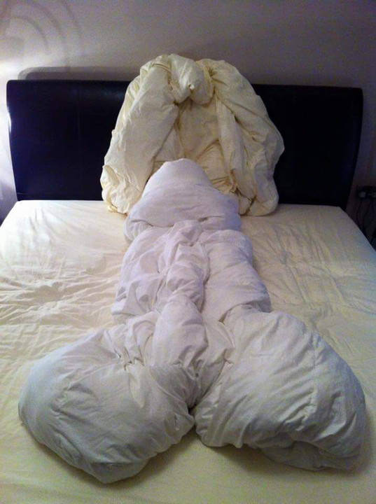 不知道每次离开宾馆酒店的时候,你床上的被子是肿么个造型,估计就跟