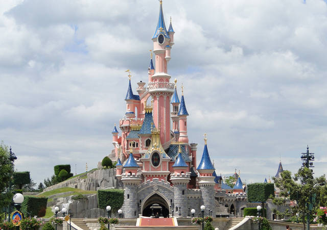 法国巴黎迪士尼的城堡