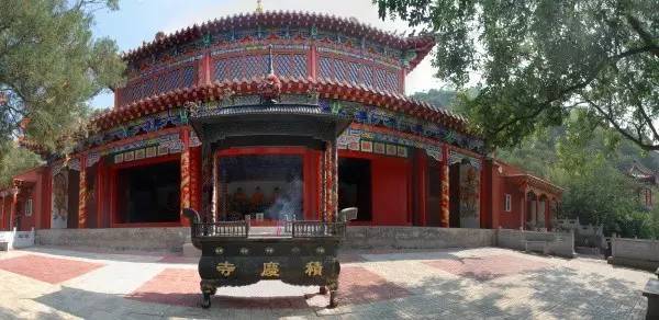 还有地藏殿十八层地狱城,积庆寺,关帝庙,弥勒佛像,古井等众多景点.