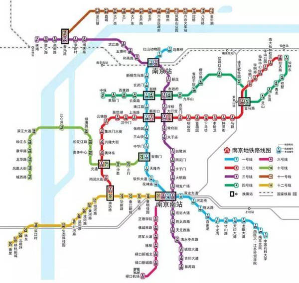 南京南站有地铁1号线,3号线,s1,s3(在建) 到夫子庙,新街哭,机场等都