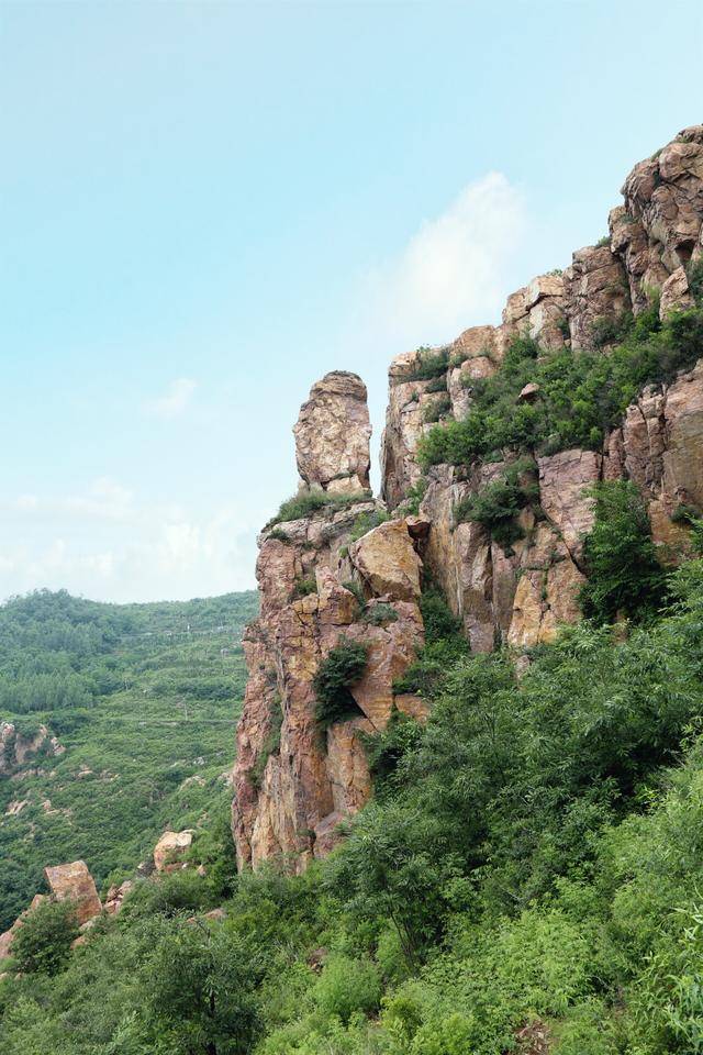 中原首座跨山玻璃桥,大胆美女悬空秀裙照