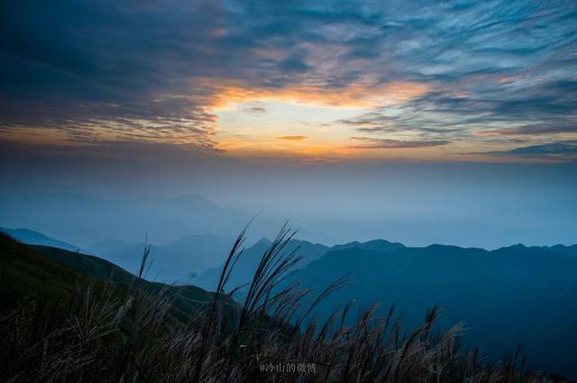 武功山,群山之巅的日出