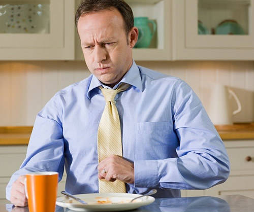 胃痛:有时饭前痛,有时饭后痛,有的人在半夜三更痛.