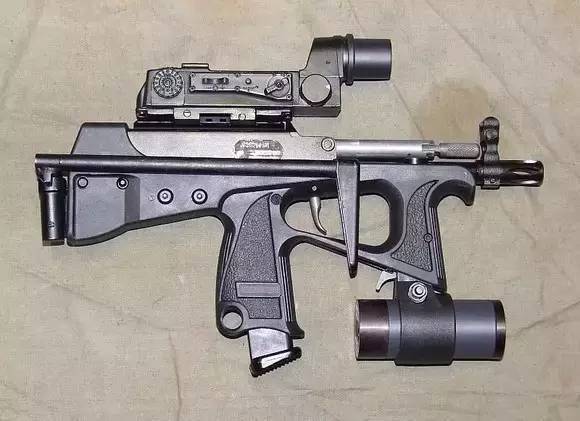 俄罗斯pp2000冲锋枪