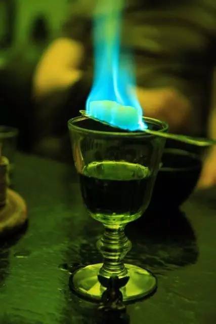 苦艾酒(absinthe)