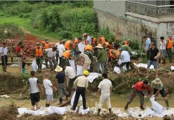 鄱阳人口数是多少_图为鄱阳各乡镇人口面积排名表-鄱阳县2015年各乡镇人口和(2)