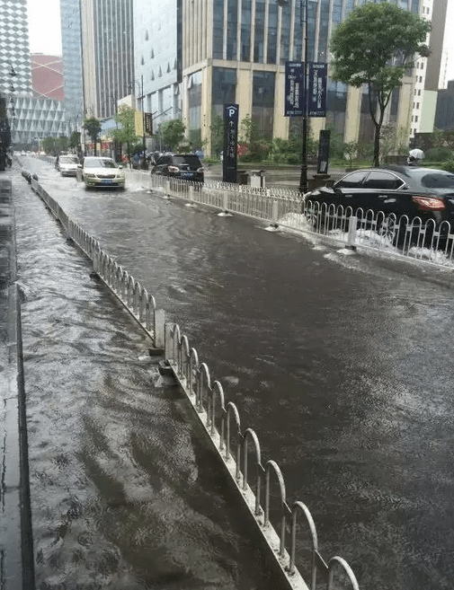 武汉最全淹水图片合集!这周仍持续大雨.