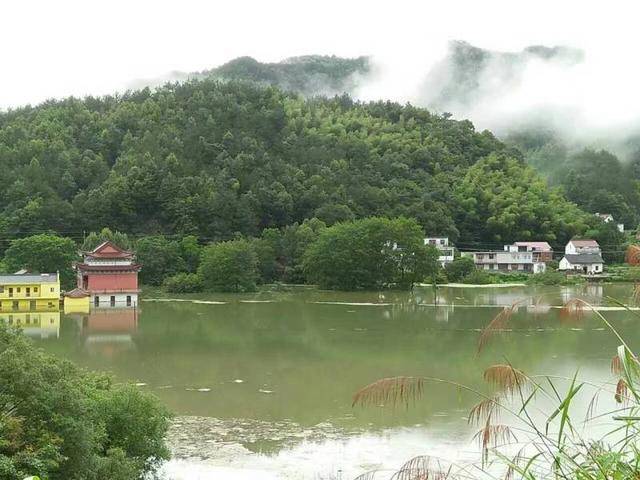 安徽太湖洪水淹没千年古寺