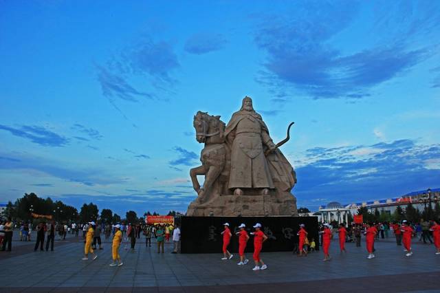 哈萨尔广场舞夕阳,额尔古纳湿地风光—暑期东北