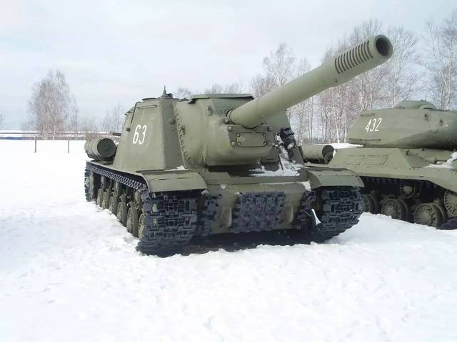 isu-152/122式重型突击炮是一款苏联于第二次世界大战时期研发并使用