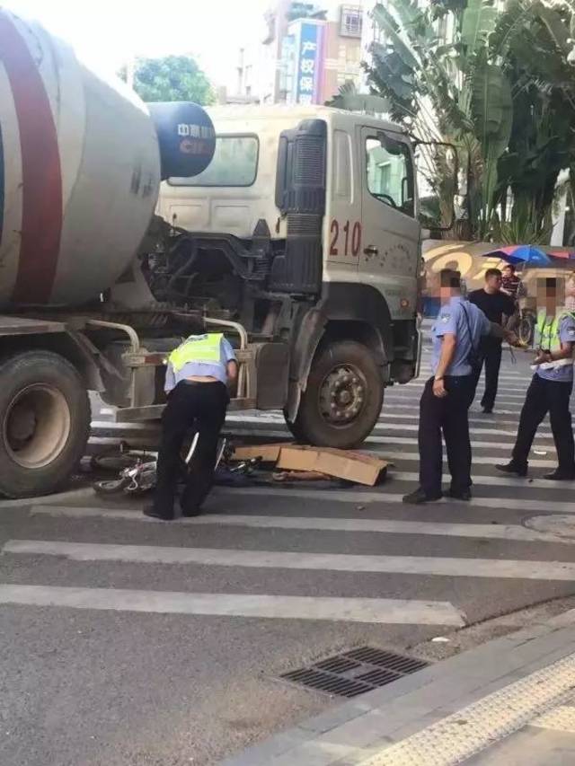 东莞发生惨烈车祸,一男子当场被碾死!视频拍下惊悚一幕!