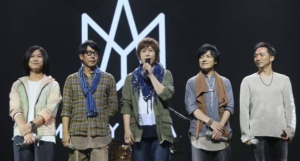 比如词曲方面有梁静茹的「燕尾蝶,孙燕姿的「第一天,品冠的「那些