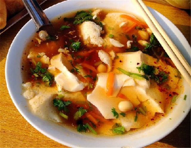 杭州的豆腐脑是咸的. 10,锅贴