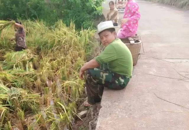 今天,我在宜宾农村打谷子,痛并快乐着!宜宾人都有这样