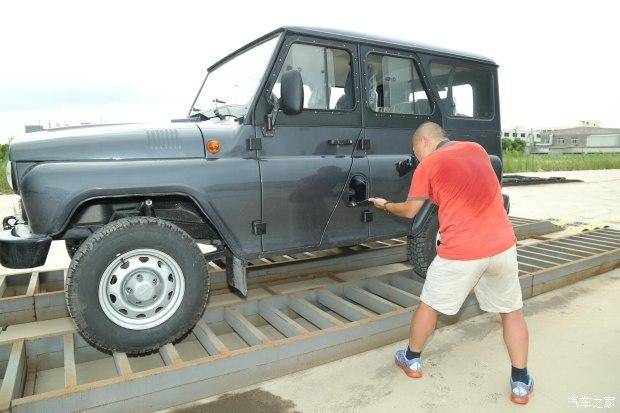 售13.88万元苏军uaz-469系越野车