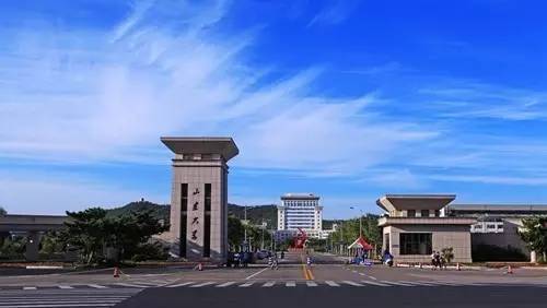 (山东大学威海校区南门) 学在山威    ▲ 自习室