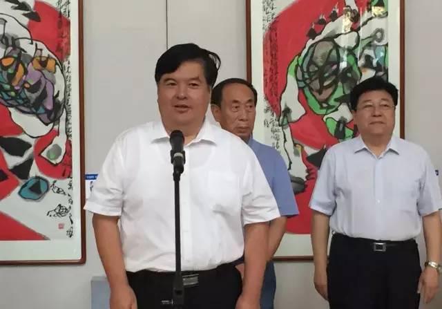 开幕式上杨长新,商移山,解晓勇先后致辞,张瑞书市长宣布展览开幕,祁