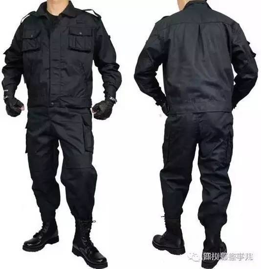 来到警校发的第一件衣服就是——作训服,将伴随着你整个军训.