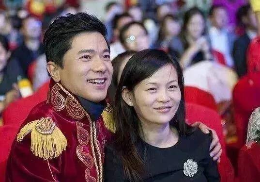 "国民老公"王思聪的妈妈,中国首富王健林的妻子,到底是什么样的人?