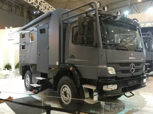 奔驰 atego 4×4 底盘改装的阿迪莫罗·挑战者 da 型越野房车