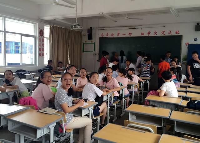 今年,已经跨校交流一年的跃龙中学邬子丹老师继续担任一市中学初三