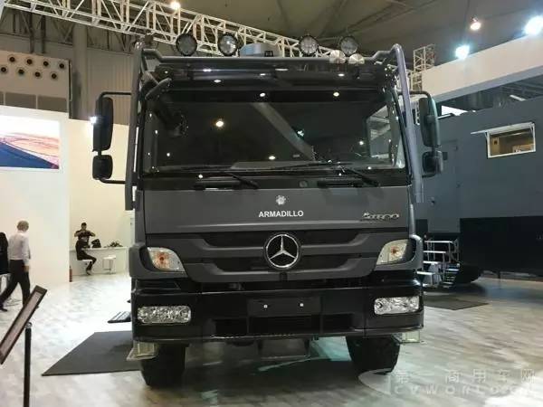 曼 tgs 8×8底盘改装的阿莫迪罗·征服者e型越野房车