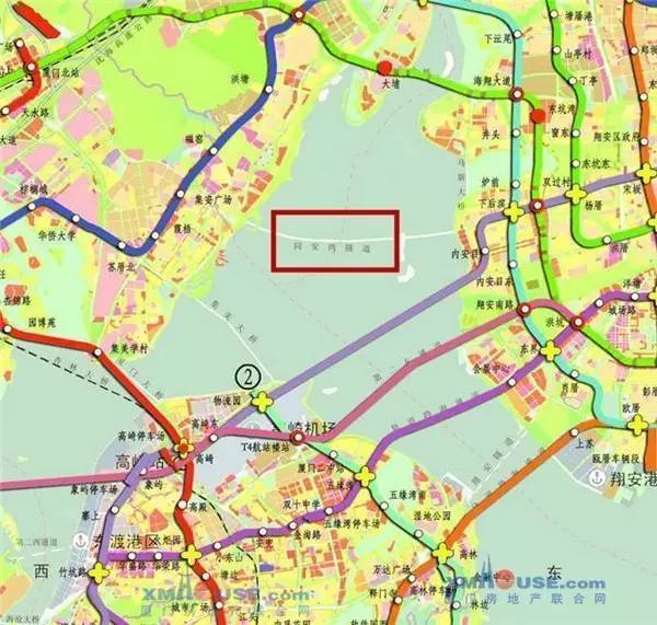 这条通道原先规划为跨同安湾的大桥,大桥两侧的地块都已预留一定建设