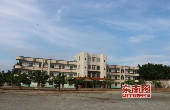 莆田山星中学停办续:老师不愿离开 30名学生未转学