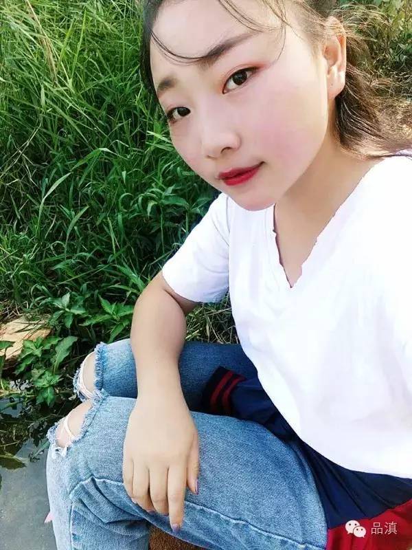 一个有故事的19岁小姑娘在翠湖边"咖啡陪你"