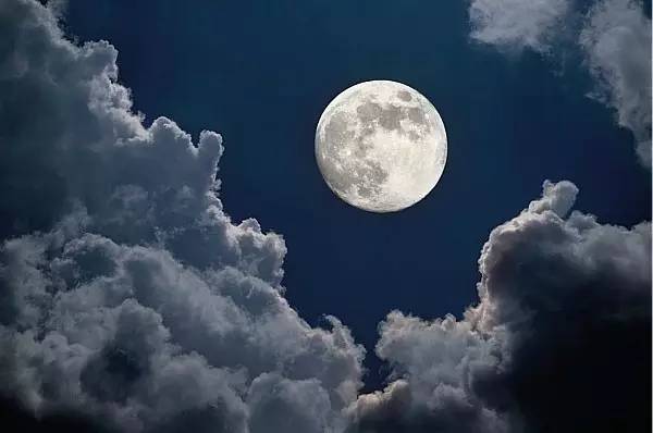 中秋,赏月就离月亮更近一点