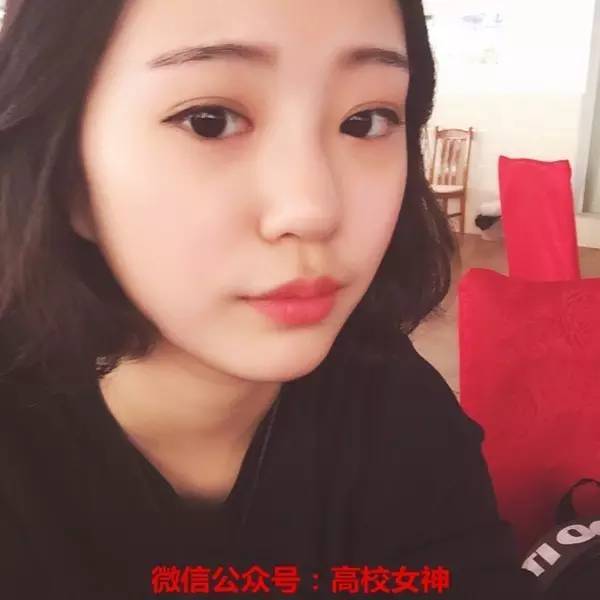 浙江传媒学院新生师妹徐艺真,水灵的重庆妹子