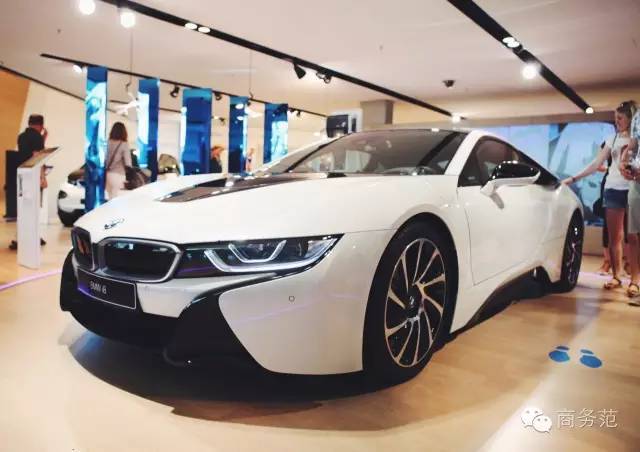 这辆霸气外露的bmw i8(国内售价近200w)一会儿还会出场哒!