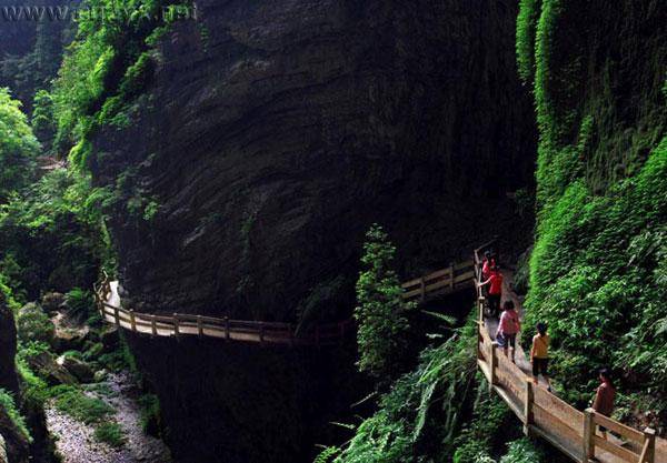 龙水峡地缝