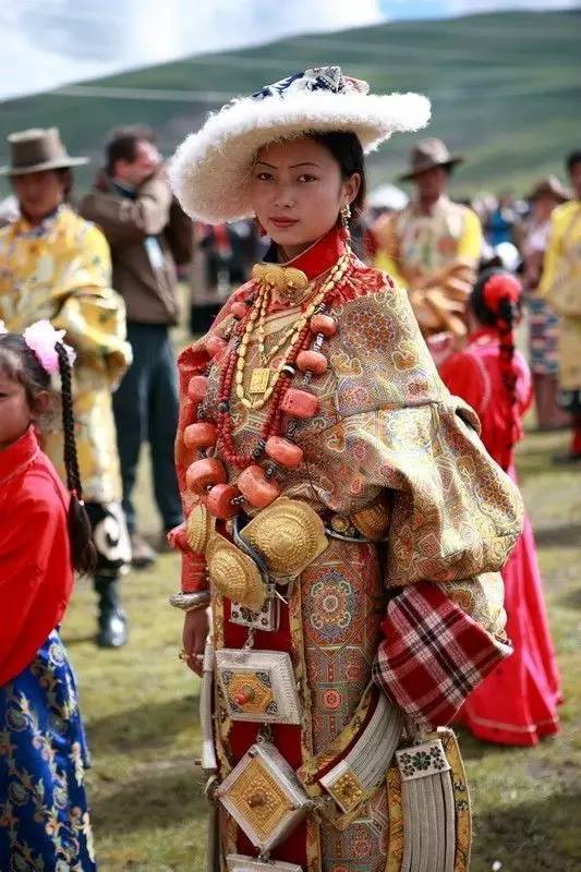 藏族服饰之女生盛装篇/设计关注1106