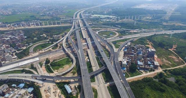 广清高速公路改扩建项目全长57 .