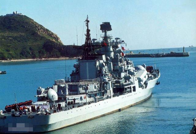 中国排水量最大的驱逐舰并非052d,装备全球最大舰