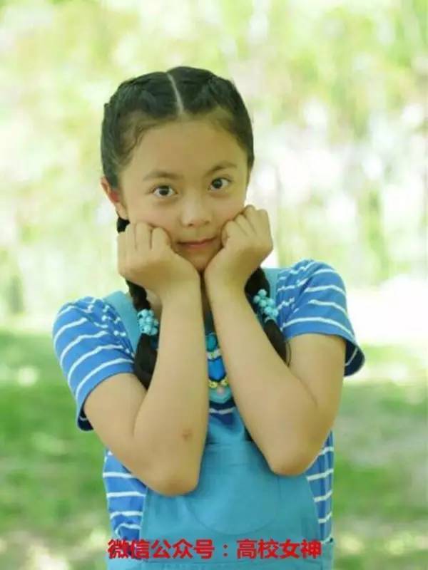 她叫赵今麦,2002年出生于辽宁省沈阳市,今年14岁的她已经出演了很多