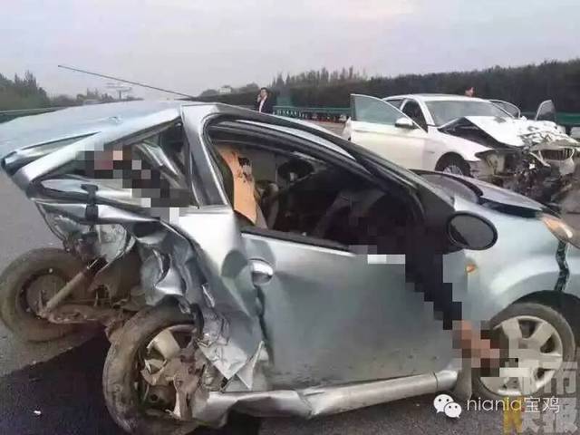 西宝高速上宝马追尾比亚迪,5人死亡…现场不忍直视!