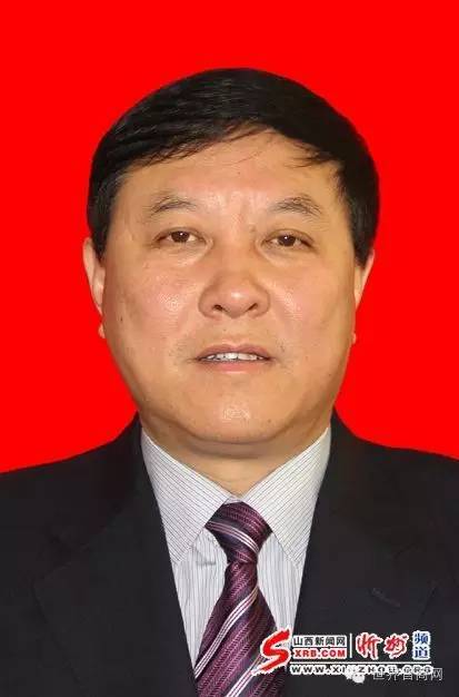 参加工作后,在五寨县人民医院工作;1998年5月任五寨县中医院副院长