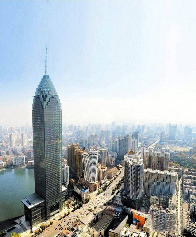 top5 武汉民生银行大厦 2010年已建成 武汉民生银行大厦,又称中国