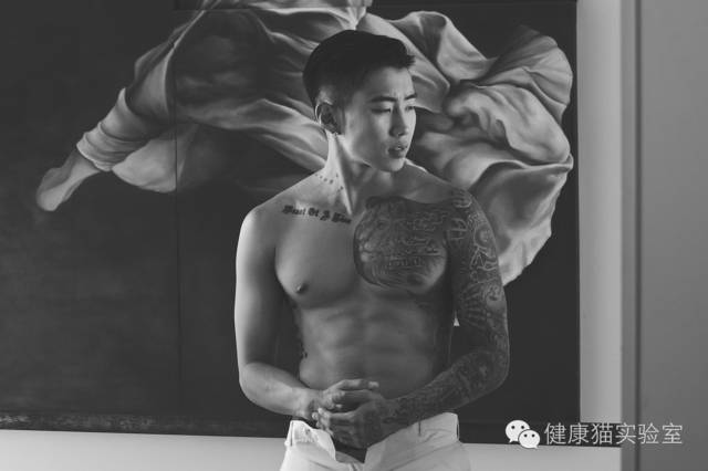 喵爷无法相信的是,他居然是个会家暴的男朋友 鲜肉级 jay park 穿上