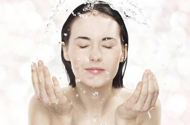 皮肤过敏可以用盐水洗吗 不要再折腾自己的脸